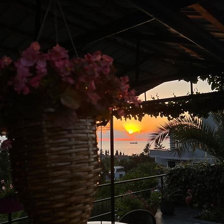 Kemeni Garden Hotel Batumi Eksteriør billede