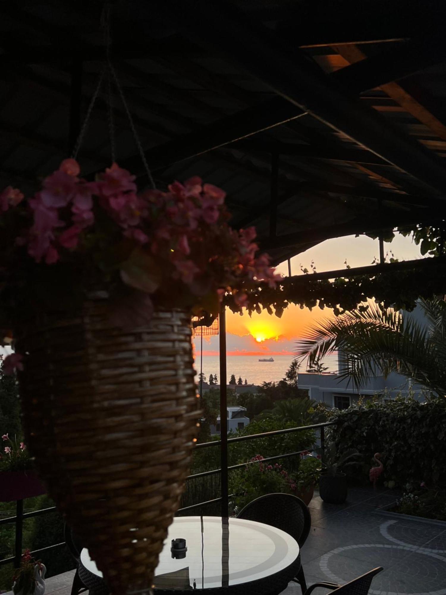 Kemeni Garden Hotel Batumi Eksteriør billede